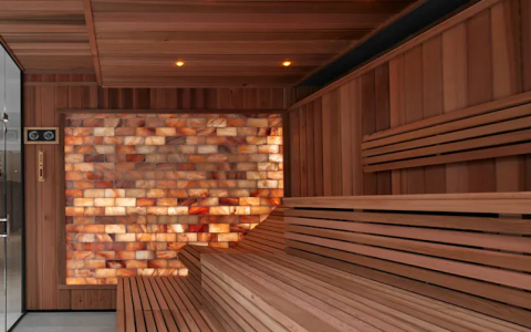 Sauna dry steam or wet steam, which is better overall? We compare them so you can choose your favorite sauna experience.